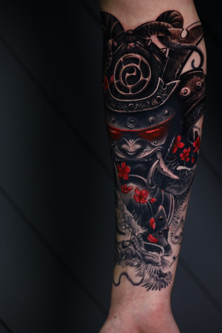 Photo-07-03-2021-20-38-34-768x1152 Samurai mask with flowers Kluczyk tattoo