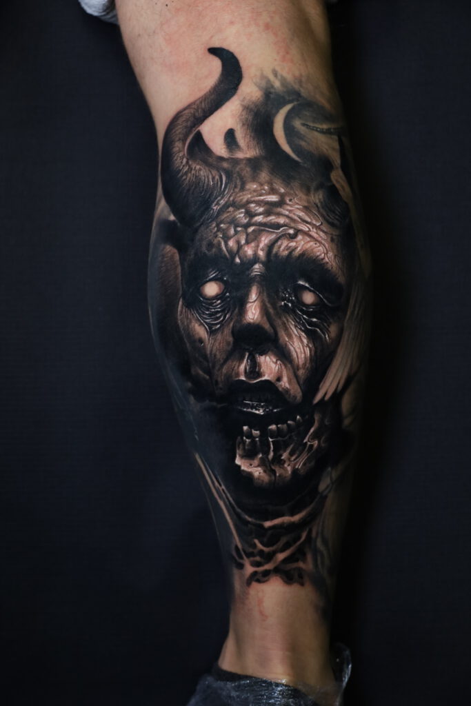 Photo-07-02-2021-20-02-14-1-683x1024 Horned demon gaze Kluczyk tattoo