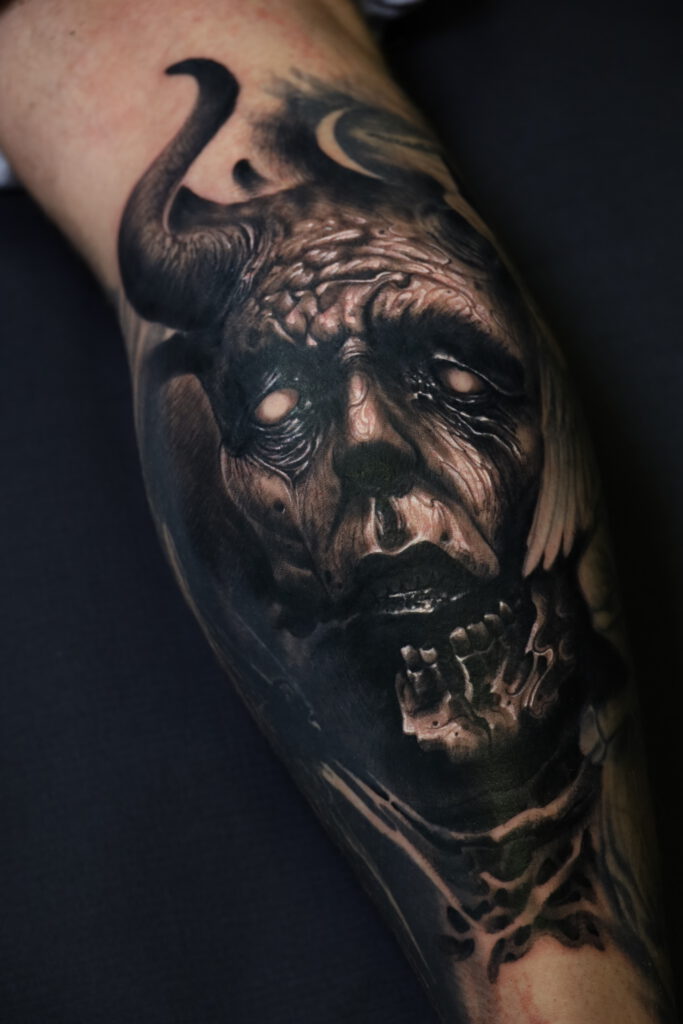 Photo-07-02-2021-20-03-53-683x1024 Horned demon gaze Kluczyk tattoo