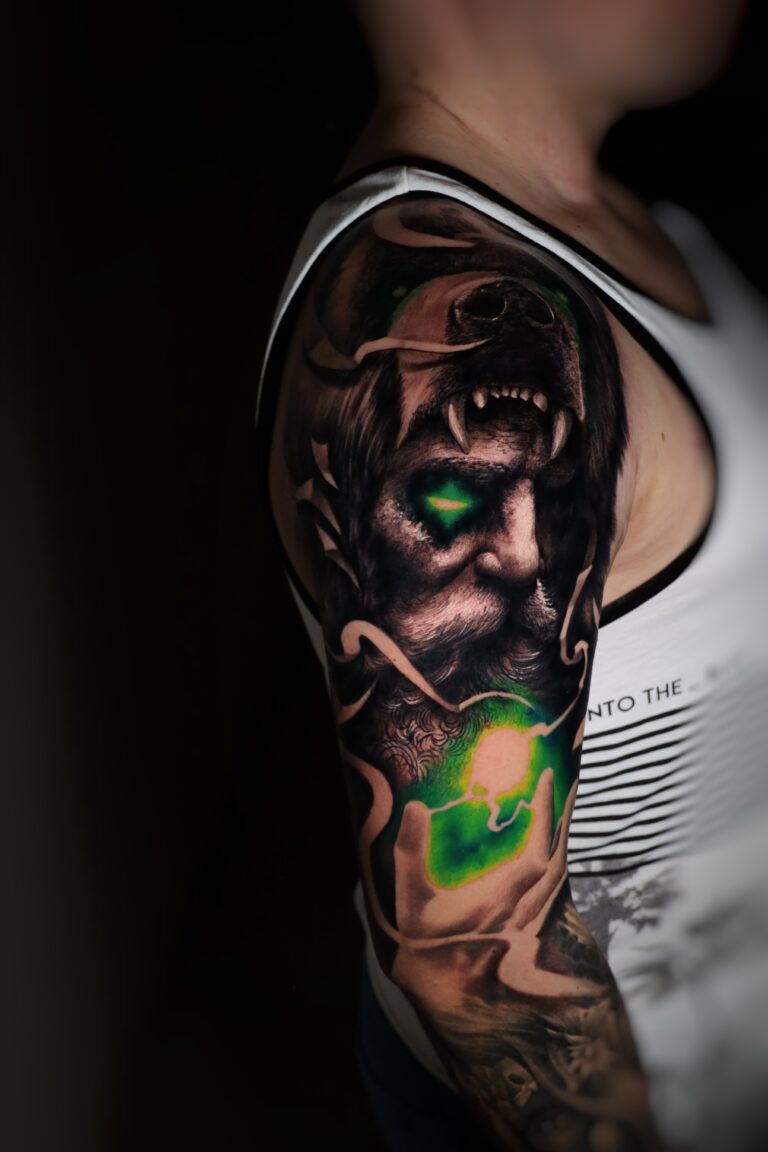 Photo-27-11-2021-17-30-15-01-768x1152 Bartlomiej | Kluczyk - Mad Magician in green