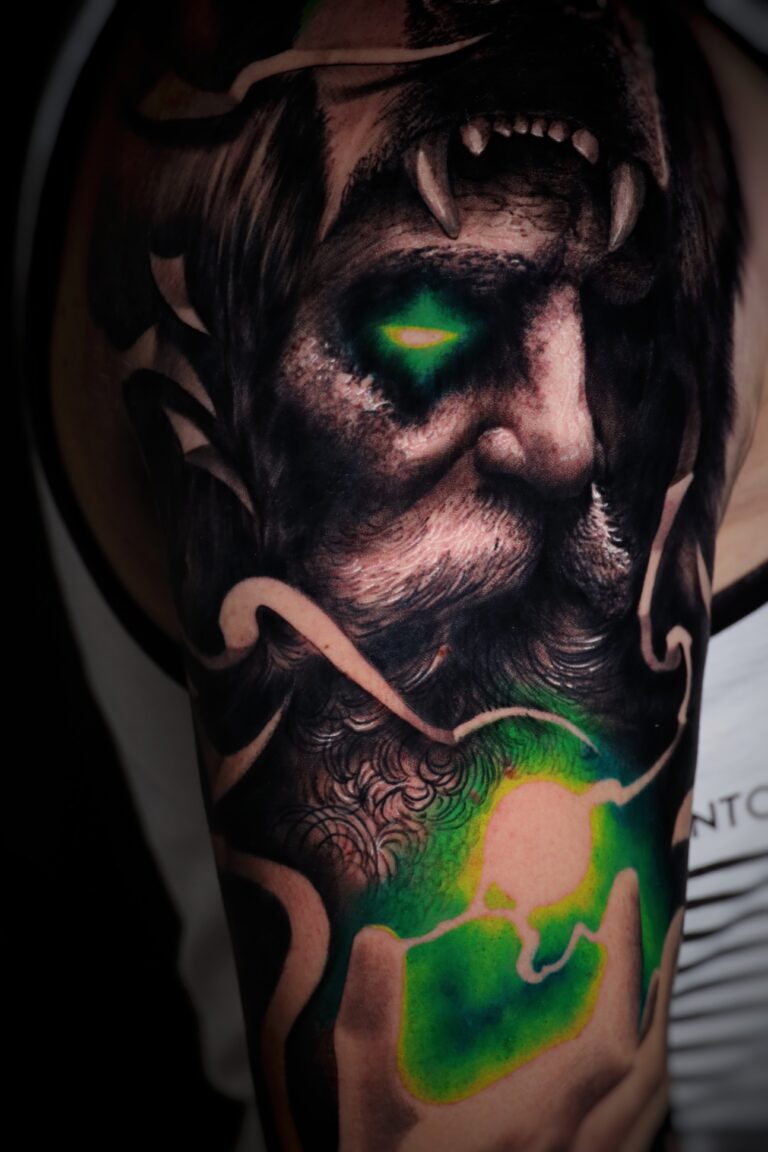 Photo-27-11-2021-17-30-50-01-768x1152 Bartlomiej | Kluczyk - Mad Magician in green