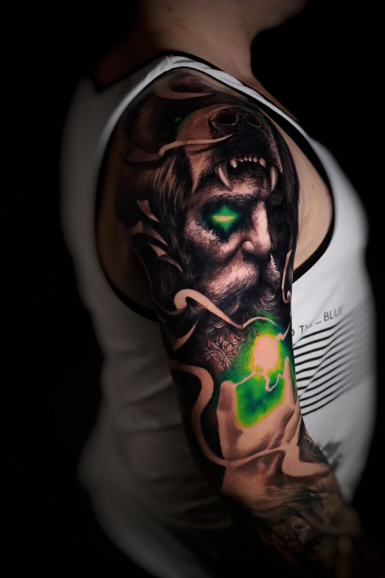 Photo-27-11-2021-17-34-19-01-768x1152 Bartlomiej | Kluczyk - Mad Magician in green