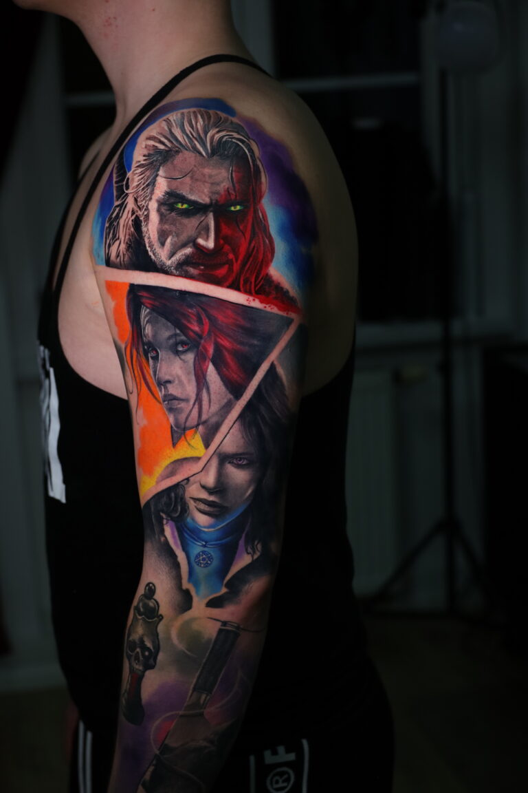 Photo-12-02-2022-20-33-18-768x1152 Bartlomiej | Kluczyk -  Witcher Geralt with yenefer and tris (arm)