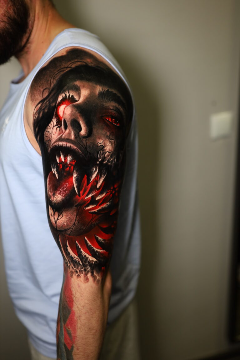 Photo-24-09-2023-20-06-36-768x1152 Bartlomiej | Kluczyk – Fangs, sharp teeth demon